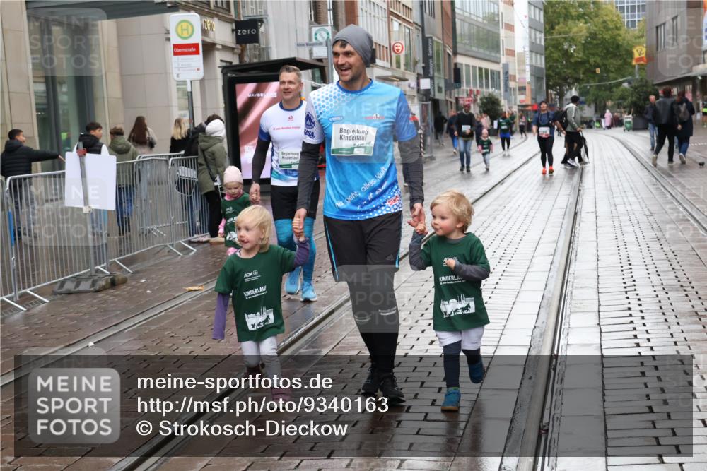 05.10.2025 - 20. swb-Marathon Bremen Strokosch-Dieckow http://msf.ph/oto/9340163 05.10.2025 15:24:58 Ziel 196 meine-sportfotos.de