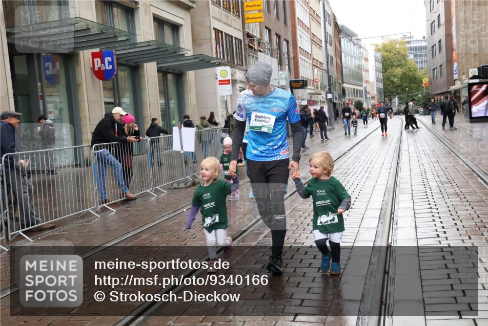 05.10.2025 - 20. swb-Marathon Bremen Strokosch-Dieckow http://msf.ph/oto/9340166 05.10.2025 15:24:59 Ziel 196 meine-sportfotos.de