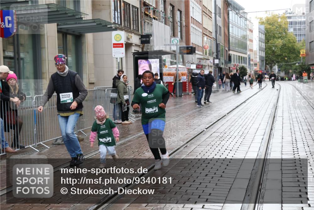 05.10.2025 - 20. swb-Marathon Bremen Strokosch-Dieckow http://msf.ph/oto/9340181 05.10.2025 15:25:16 Ziel 196, 2191 meine-sportfotos.de