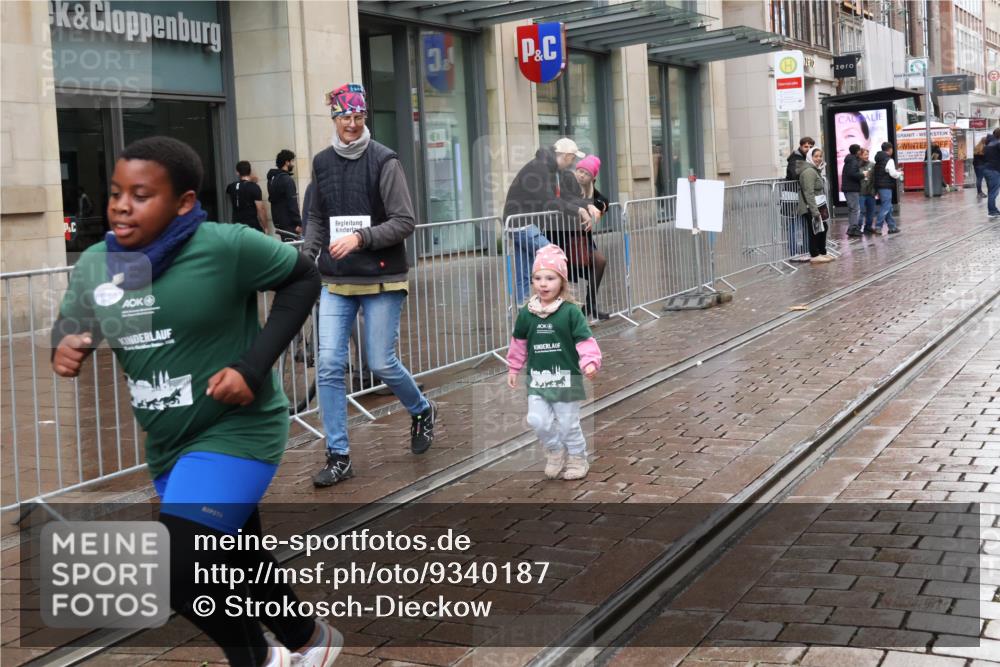 05.10.2025 - 20. swb-Marathon Bremen Strokosch-Dieckow http://msf.ph/oto/9340187 05.10.2025 15:25:18 Ziel 196, 2191 meine-sportfotos.de