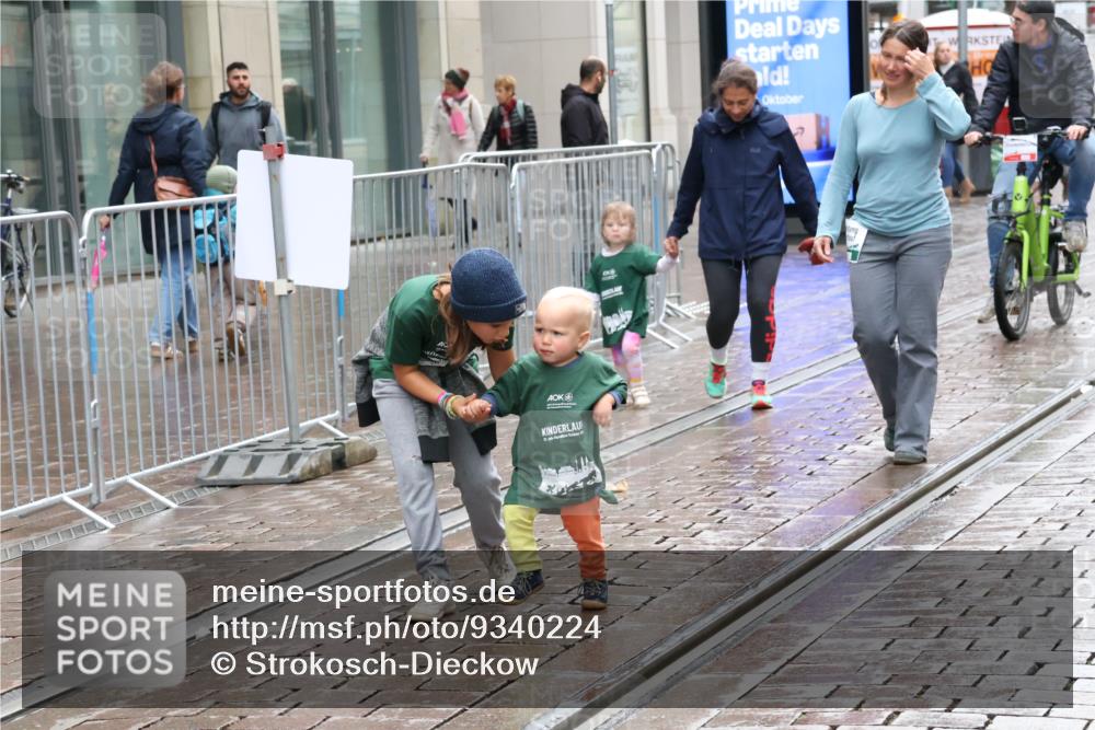 05.10.2025 - 20. swb-Marathon Bremen Strokosch-Dieckow http://msf.ph/oto/9340224 05.10.2025 15:27:46 Ziel 2095, 10864 meine-sportfotos.de