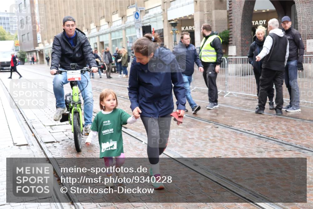 05.10.2025 - 20. swb-Marathon Bremen Strokosch-Dieckow http://msf.ph/oto/9340228 05.10.2025 15:28:05 Ziel  meine-sportfotos.de