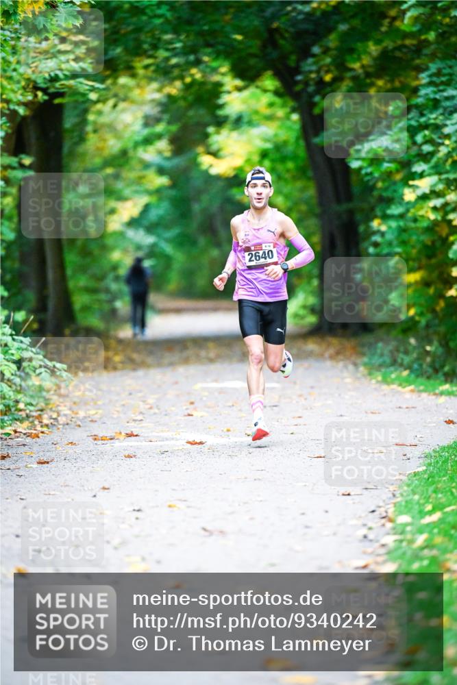 12.10.2025 - Bramfelder Halbmarathon 2025 Dr. Thomas Lammeyer http://msf.ph/oto/9340242 12.10.2025 09:44:41 Laufen 2640 meine-sportfotos.de