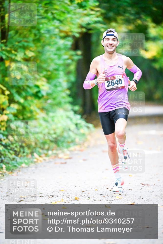 12.10.2025 - Bramfelder Halbmarathon 2025 Dr. Thomas Lammeyer http://msf.ph/oto/9340257 12.10.2025 09:44:43 Laufen 79, 2640 meine-sportfotos.de