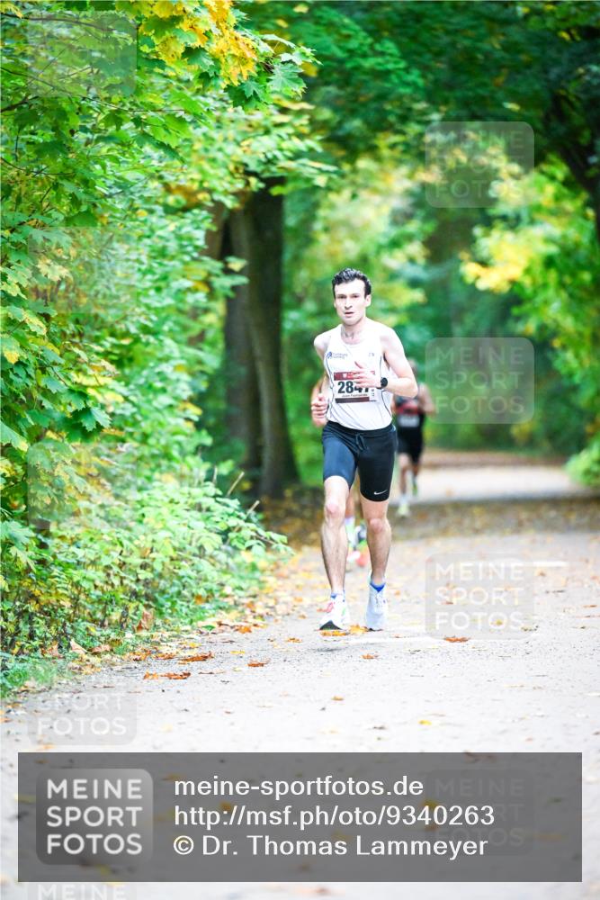 12.10.2025 - Bramfelder Halbmarathon 2025 Dr. Thomas Lammeyer http://msf.ph/oto/9340263 12.10.2025 09:45:16 Laufen 28 meine-sportfotos.de