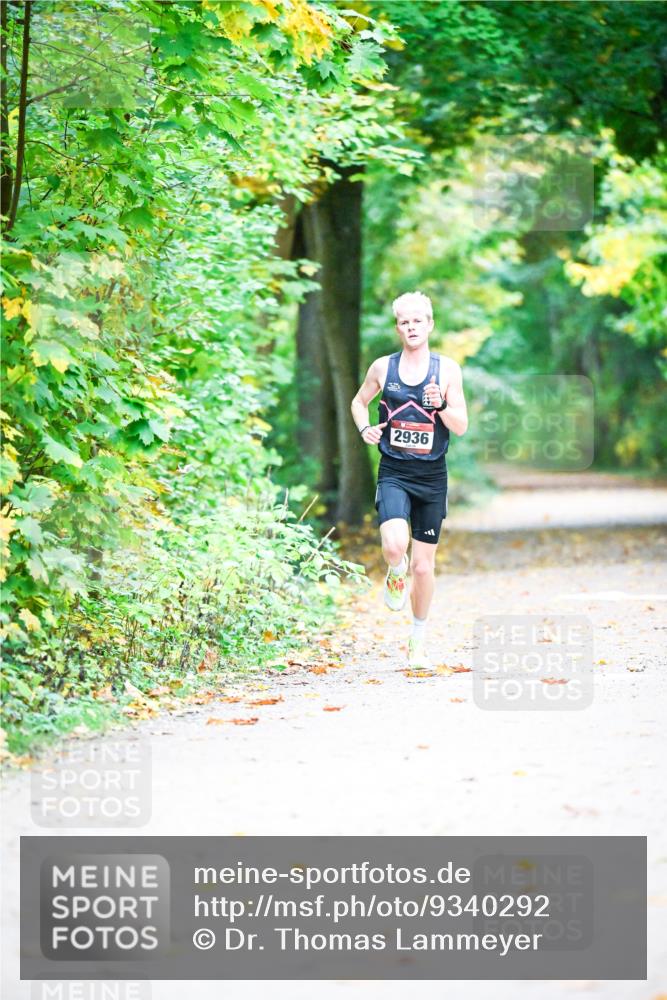 12.10.2025 - Bramfelder Halbmarathon 2025 Dr. Thomas Lammeyer http://msf.ph/oto/9340292 12.10.2025 09:45:22 Laufen 2936 meine-sportfotos.de