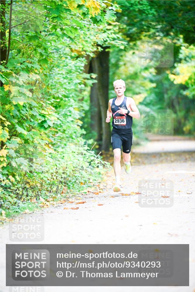 12.10.2025 - Bramfelder Halbmarathon 2025 Dr. Thomas Lammeyer http://msf.ph/oto/9340293 12.10.2025 09:45:22 Laufen 2936 meine-sportfotos.de