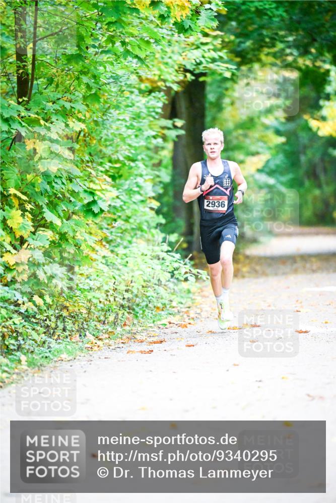 12.10.2025 - Bramfelder Halbmarathon 2025 Dr. Thomas Lammeyer http://msf.ph/oto/9340295 12.10.2025 09:45:23 Laufen 2936 meine-sportfotos.de