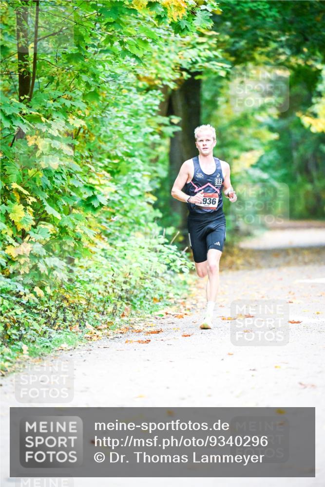 12.10.2025 - Bramfelder Halbmarathon 2025 Dr. Thomas Lammeyer http://msf.ph/oto/9340296 12.10.2025 09:45:23 Laufen 936 meine-sportfotos.de