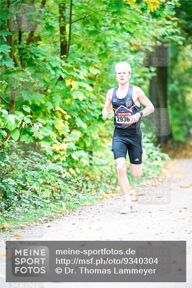 12.10.2025 - Bramfelder Halbmarathon 2025 Dr. Thomas Lammeyer http://msf.ph/oto/9340304 12.10.2025 09:45:24 Laufen 2936 meine-sportfotos.de