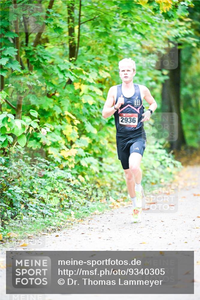 12.10.2025 - Bramfelder Halbmarathon 2025 Dr. Thomas Lammeyer http://msf.ph/oto/9340305 12.10.2025 09:45:24 Laufen 2936 meine-sportfotos.de