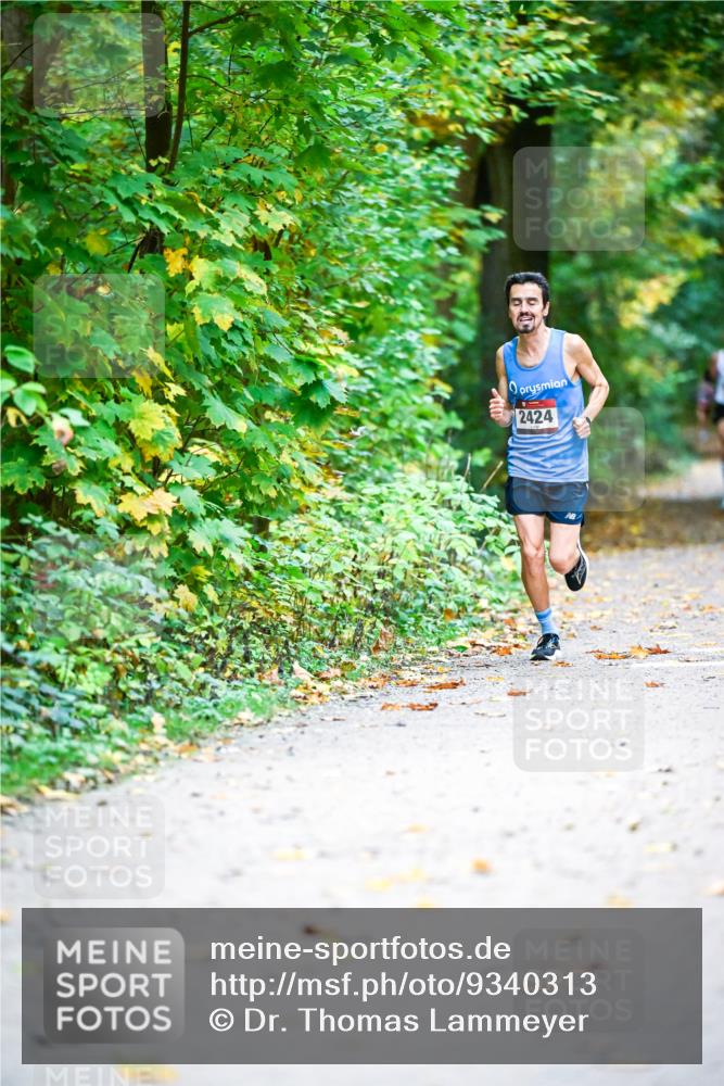 12.10.2025 - Bramfelder Halbmarathon 2025 Dr. Thomas Lammeyer http://msf.ph/oto/9340313 12.10.2025 09:45:58 Laufen 2424 meine-sportfotos.de