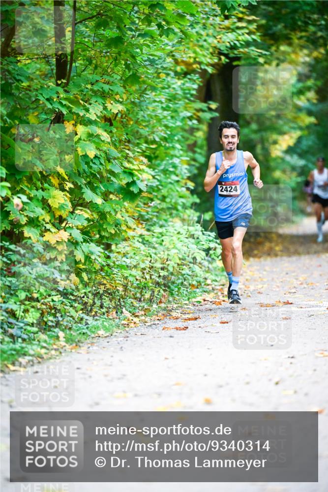 12.10.2025 - Bramfelder Halbmarathon 2025 Dr. Thomas Lammeyer http://msf.ph/oto/9340314 12.10.2025 09:45:58 Laufen 2424 meine-sportfotos.de