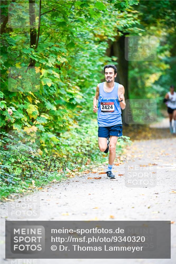 12.10.2025 - Bramfelder Halbmarathon 2025 Dr. Thomas Lammeyer http://msf.ph/oto/9340320 12.10.2025 09:45:59 Laufen 2424 meine-sportfotos.de