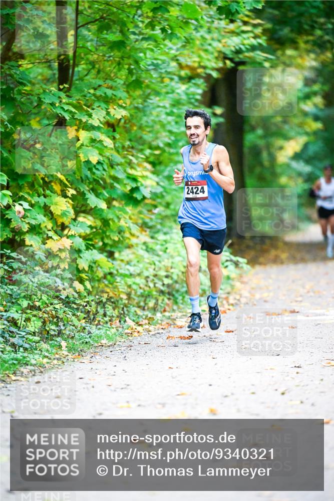 12.10.2025 - Bramfelder Halbmarathon 2025 Dr. Thomas Lammeyer http://msf.ph/oto/9340321 12.10.2025 09:45:59 Laufen 2424 meine-sportfotos.de