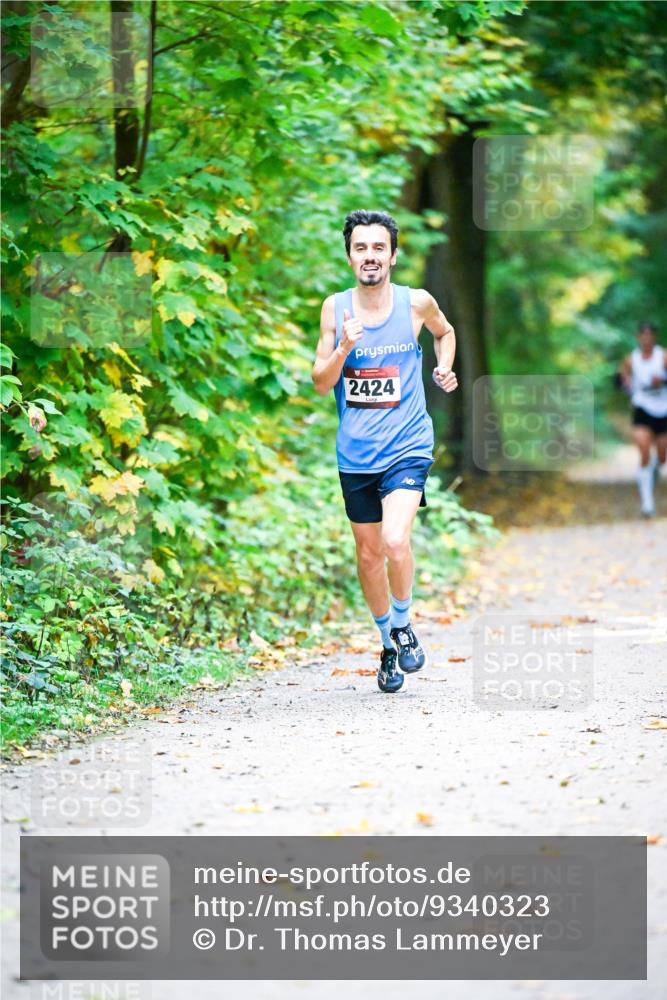12.10.2025 - Bramfelder Halbmarathon 2025 Dr. Thomas Lammeyer http://msf.ph/oto/9340323 12.10.2025 09:45:59 Laufen 0, 2424 meine-sportfotos.de