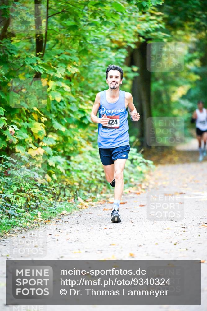 12.10.2025 - Bramfelder Halbmarathon 2025 Dr. Thomas Lammeyer http://msf.ph/oto/9340324 12.10.2025 09:45:59 Laufen 424 meine-sportfotos.de