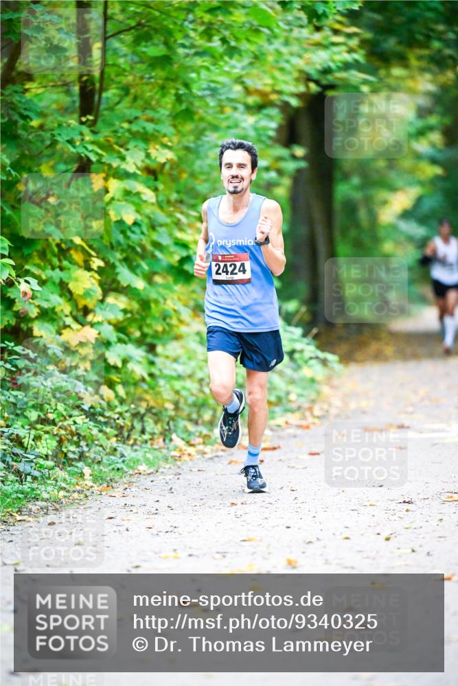 12.10.2025 - Bramfelder Halbmarathon 2025 Dr. Thomas Lammeyer http://msf.ph/oto/9340325 12.10.2025 09:45:59 Laufen 2424 meine-sportfotos.de