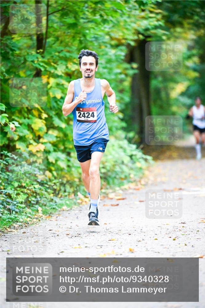 12.10.2025 - Bramfelder Halbmarathon 2025 Dr. Thomas Lammeyer http://msf.ph/oto/9340328 12.10.2025 09:46:00 Laufen 2424 meine-sportfotos.de
