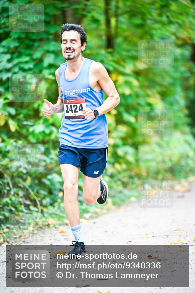 12.10.2025 - Bramfelder Halbmarathon 2025 Dr. Thomas Lammeyer http://msf.ph/oto/9340336 12.10.2025 09:46:01 Laufen 2424 meine-sportfotos.de