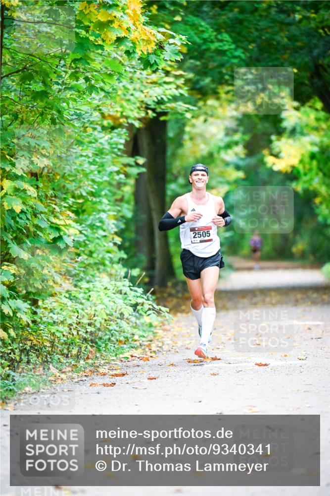 12.10.2025 - Bramfelder Halbmarathon 2025 Dr. Thomas Lammeyer http://msf.ph/oto/9340341 12.10.2025 09:46:05 Laufen 2505 meine-sportfotos.de