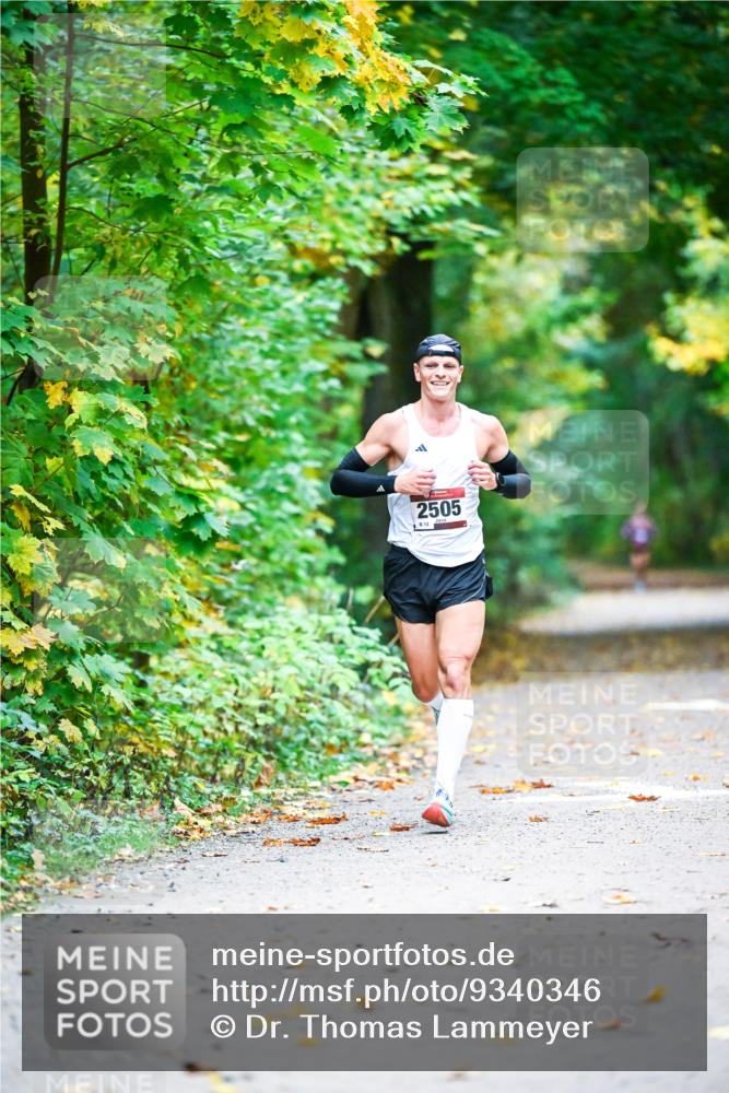 12.10.2025 - Bramfelder Halbmarathon 2025 Dr. Thomas Lammeyer http://msf.ph/oto/9340346 12.10.2025 09:46:06 Laufen 2505 meine-sportfotos.de