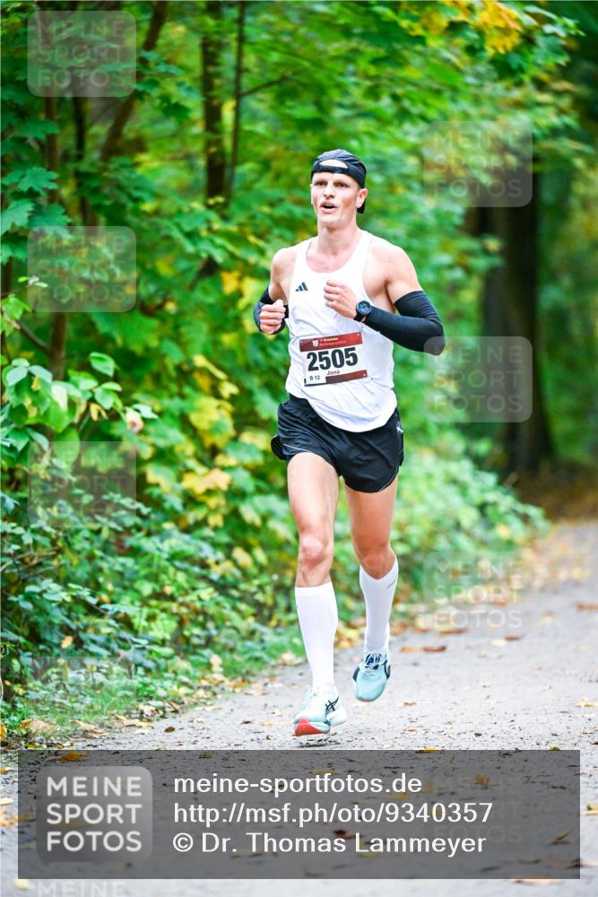 12.10.2025 - Bramfelder Halbmarathon 2025 Dr. Thomas Lammeyer http://msf.ph/oto/9340357 12.10.2025 09:46:07 Laufen 2505, 12 meine-sportfotos.de