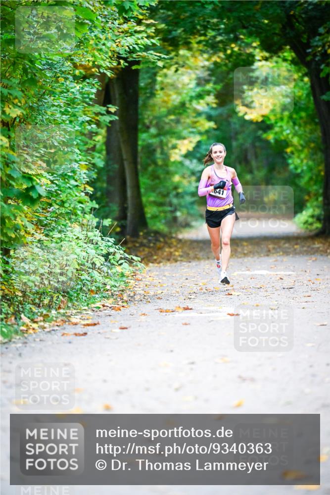 12.10.2025 - Bramfelder Halbmarathon 2025 Dr. Thomas Lammeyer http://msf.ph/oto/9340363 12.10.2025 09:46:24 Laufen 641 meine-sportfotos.de