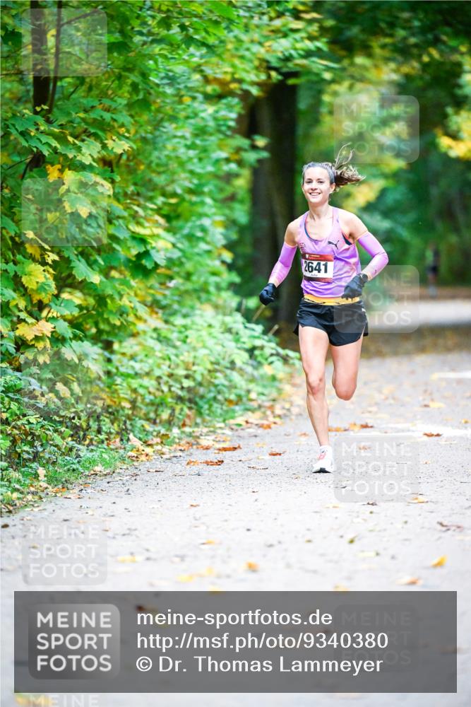 12.10.2025 - Bramfelder Halbmarathon 2025 Dr. Thomas Lammeyer http://msf.ph/oto/9340380 12.10.2025 09:46:26 Laufen 2641 meine-sportfotos.de