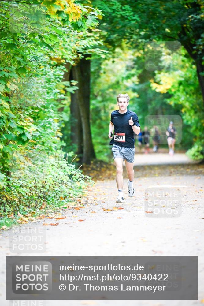 12.10.2025 - Bramfelder Halbmarathon 2025 Dr. Thomas Lammeyer http://msf.ph/oto/9340422 12.10.2025 09:47:28 Laufen 2971 meine-sportfotos.de
