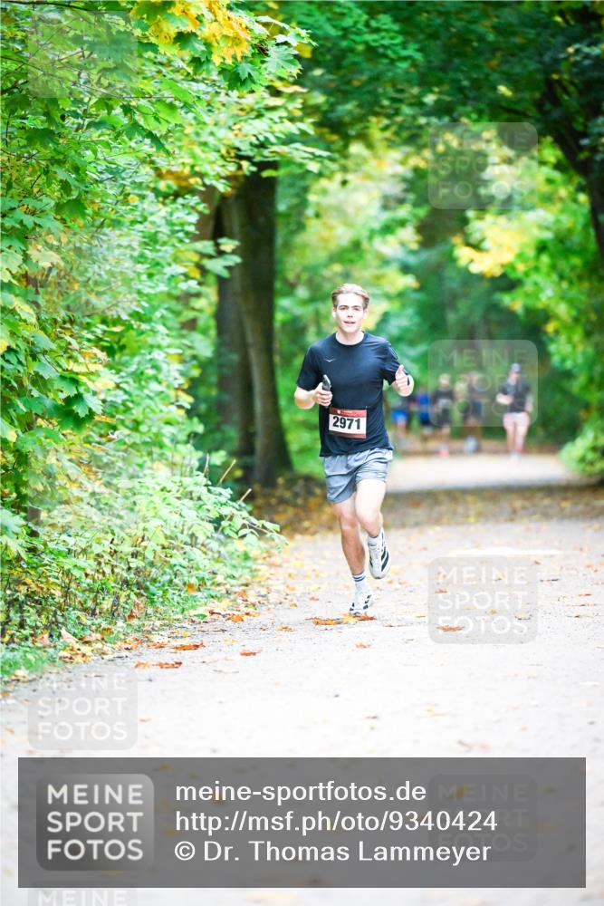 12.10.2025 - Bramfelder Halbmarathon 2025 Dr. Thomas Lammeyer http://msf.ph/oto/9340424 12.10.2025 09:47:28 Laufen 2971 meine-sportfotos.de