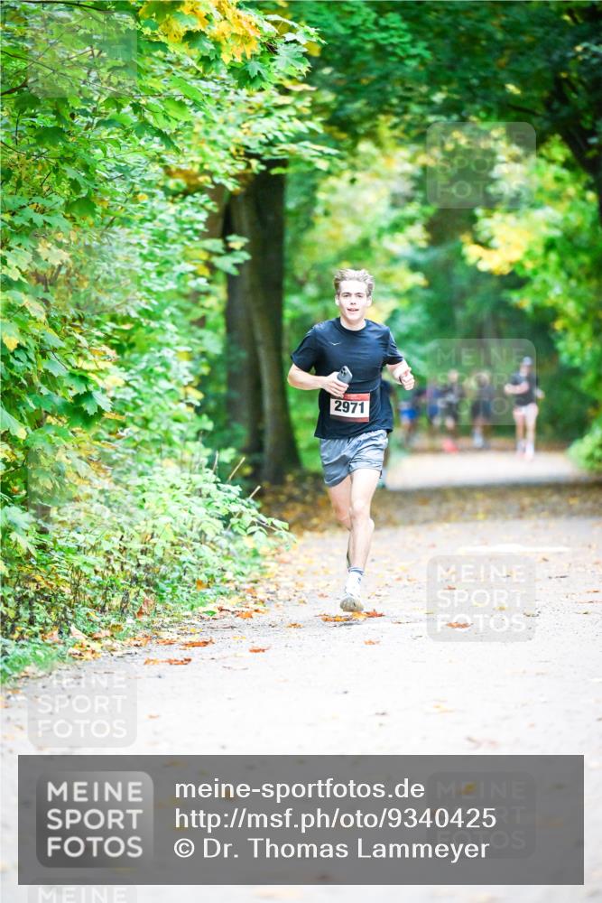 12.10.2025 - Bramfelder Halbmarathon 2025 Dr. Thomas Lammeyer http://msf.ph/oto/9340425 12.10.2025 09:47:28 Laufen 2971 meine-sportfotos.de