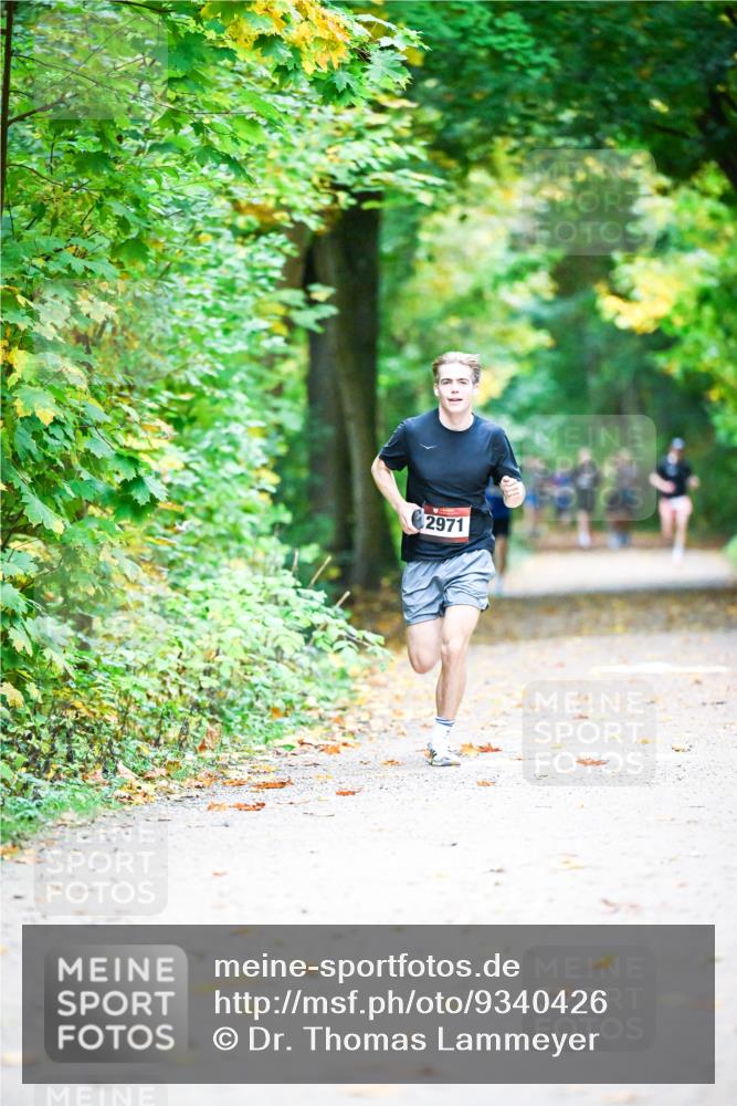 12.10.2025 - Bramfelder Halbmarathon 2025 Dr. Thomas Lammeyer http://msf.ph/oto/9340426 12.10.2025 09:47:28 Laufen 2971 meine-sportfotos.de