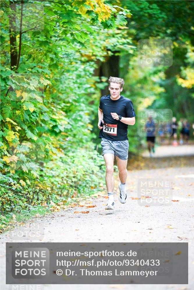 12.10.2025 - Bramfelder Halbmarathon 2025 Dr. Thomas Lammeyer http://msf.ph/oto/9340433 12.10.2025 09:47:29 Laufen 2971 meine-sportfotos.de