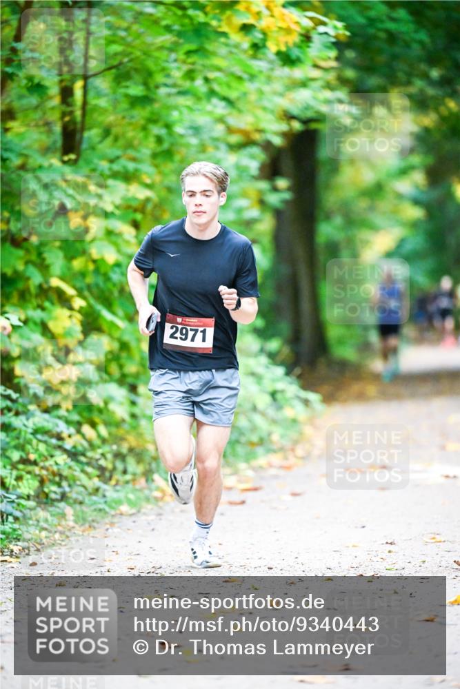 12.10.2025 - Bramfelder Halbmarathon 2025 Dr. Thomas Lammeyer http://msf.ph/oto/9340443 12.10.2025 09:47:30 Laufen 2971 meine-sportfotos.de