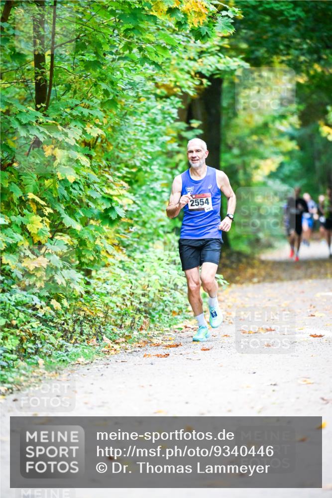12.10.2025 - Bramfelder Halbmarathon 2025 Dr. Thomas Lammeyer http://msf.ph/oto/9340446 12.10.2025 09:47:39 Laufen 2554, 97 meine-sportfotos.de