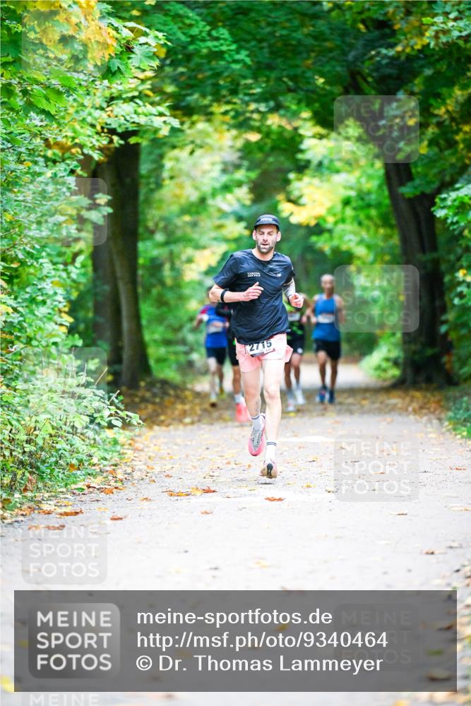 12.10.2025 - Bramfelder Halbmarathon 2025 Dr. Thomas Lammeyer http://msf.ph/oto/9340464 12.10.2025 09:47:44 Laufen 2715 meine-sportfotos.de