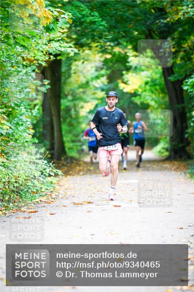 12.10.2025 - Bramfelder Halbmarathon 2025 Dr. Thomas Lammeyer http://msf.ph/oto/9340465 12.10.2025 09:47:44 Laufen 2715 meine-sportfotos.de