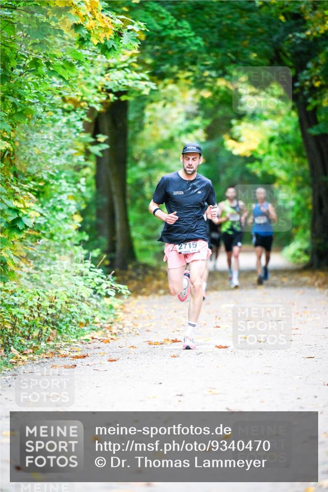 12.10.2025 - Bramfelder Halbmarathon 2025 Dr. Thomas Lammeyer http://msf.ph/oto/9340470 12.10.2025 09:47:45 Laufen 2715 meine-sportfotos.de