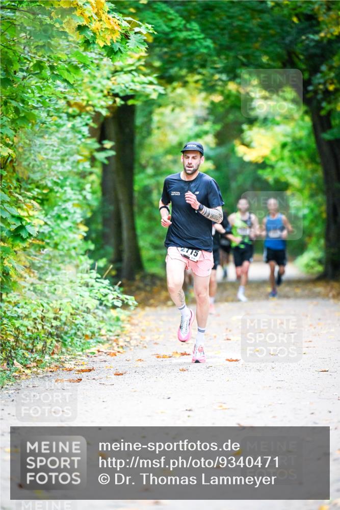 12.10.2025 - Bramfelder Halbmarathon 2025 Dr. Thomas Lammeyer http://msf.ph/oto/9340471 12.10.2025 09:47:45 Laufen 2715 meine-sportfotos.de