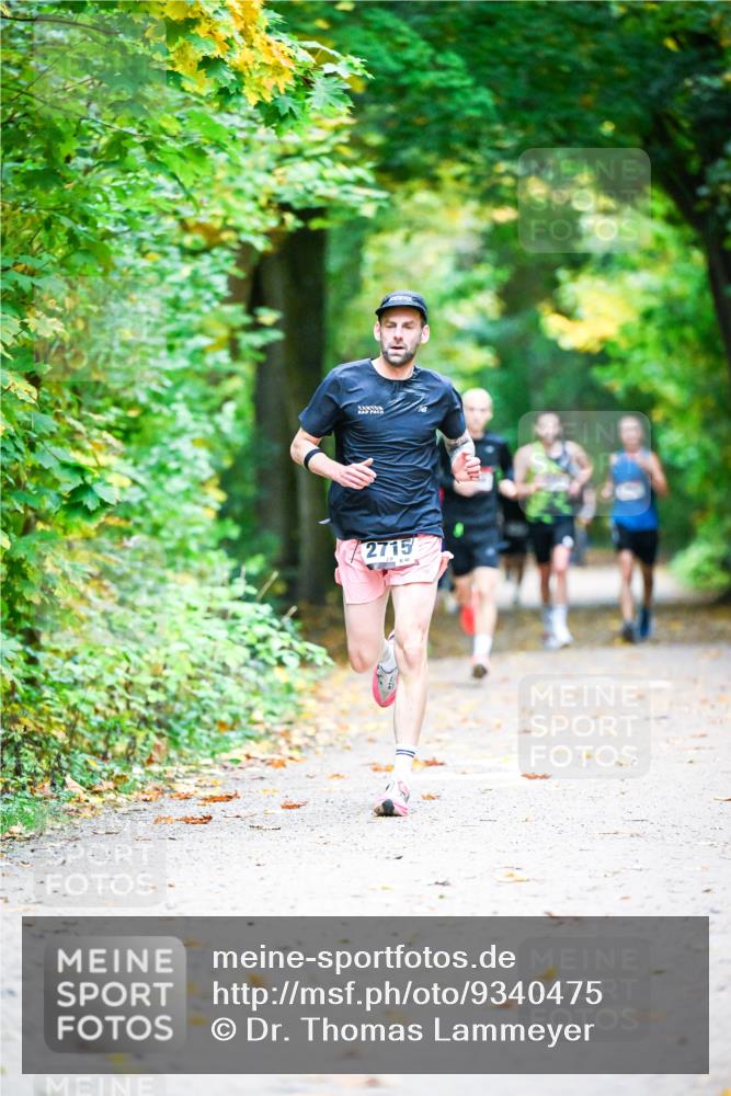 12.10.2025 - Bramfelder Halbmarathon 2025 Dr. Thomas Lammeyer http://msf.ph/oto/9340475 12.10.2025 09:47:46 Laufen 2715 meine-sportfotos.de