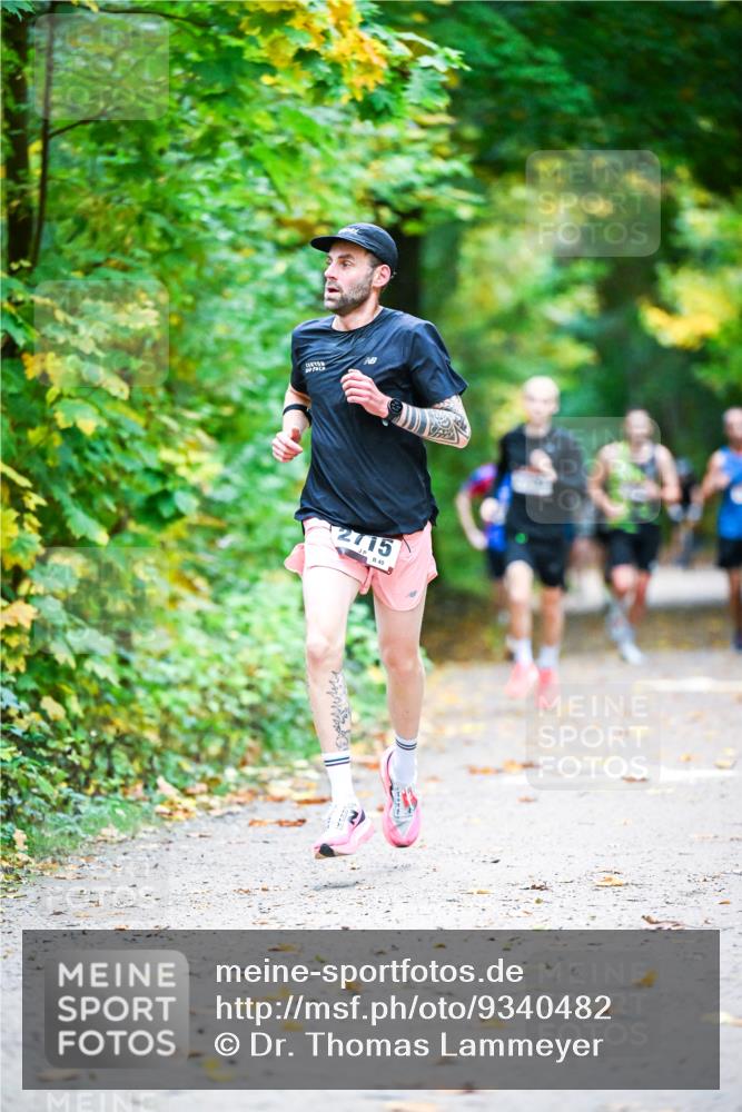 12.10.2025 - Bramfelder Halbmarathon 2025 Dr. Thomas Lammeyer http://msf.ph/oto/9340482 12.10.2025 09:47:47 Laufen 2715 meine-sportfotos.de