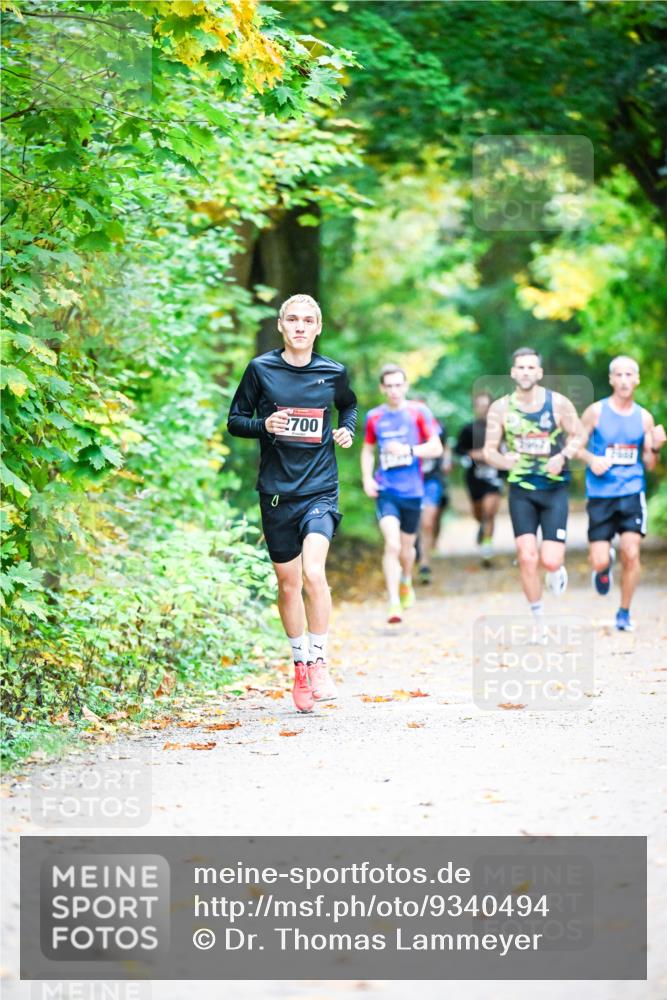 12.10.2025 - Bramfelder Halbmarathon 2025 Dr. Thomas Lammeyer http://msf.ph/oto/9340494 12.10.2025 09:47:49 Laufen 0, 700, 1962 meine-sportfotos.de