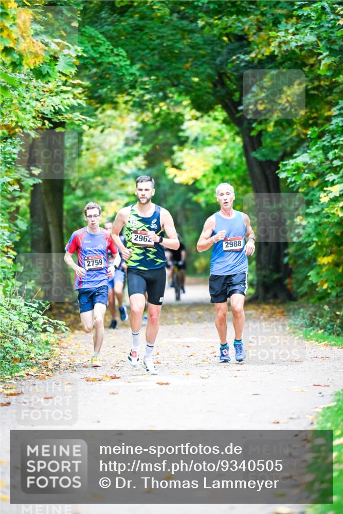 12.10.2025 - Bramfelder Halbmarathon 2025 Dr. Thomas Lammeyer http://msf.ph/oto/9340505 12.10.2025 09:47:51 Laufen 2759, 2962, 2988 meine-sportfotos.de