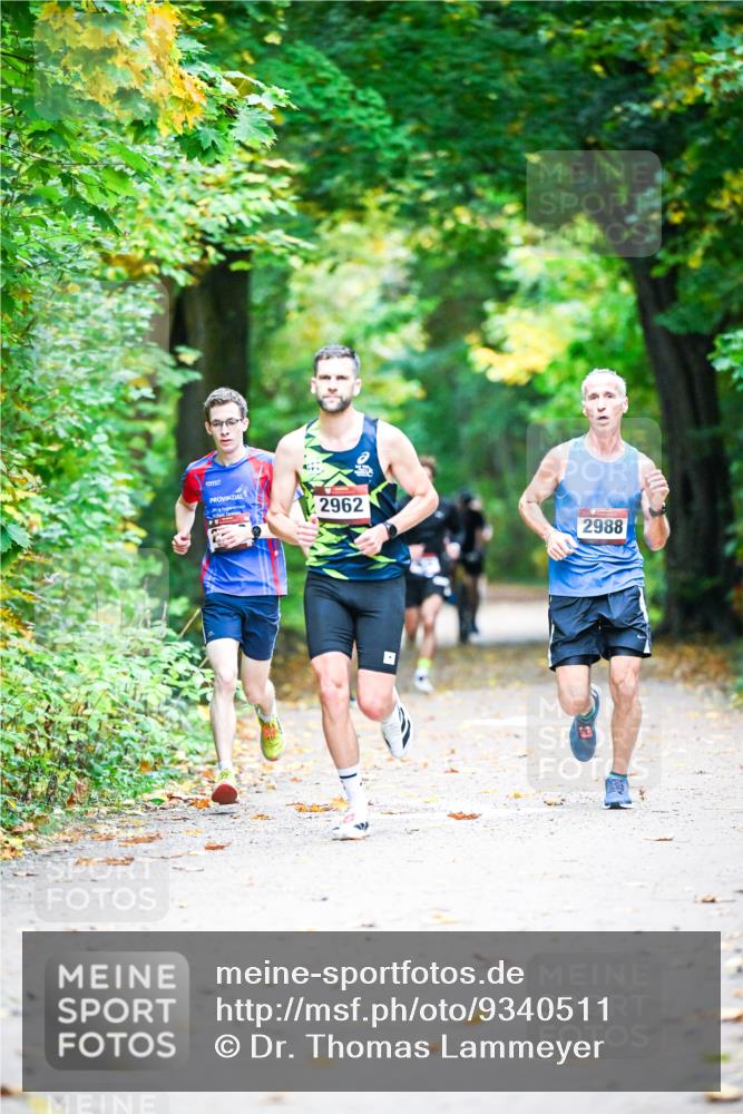 12.10.2025 - Bramfelder Halbmarathon 2025 Dr. Thomas Lammeyer http://msf.ph/oto/9340511 12.10.2025 09:47:52 Laufen 2962, 2988 meine-sportfotos.de