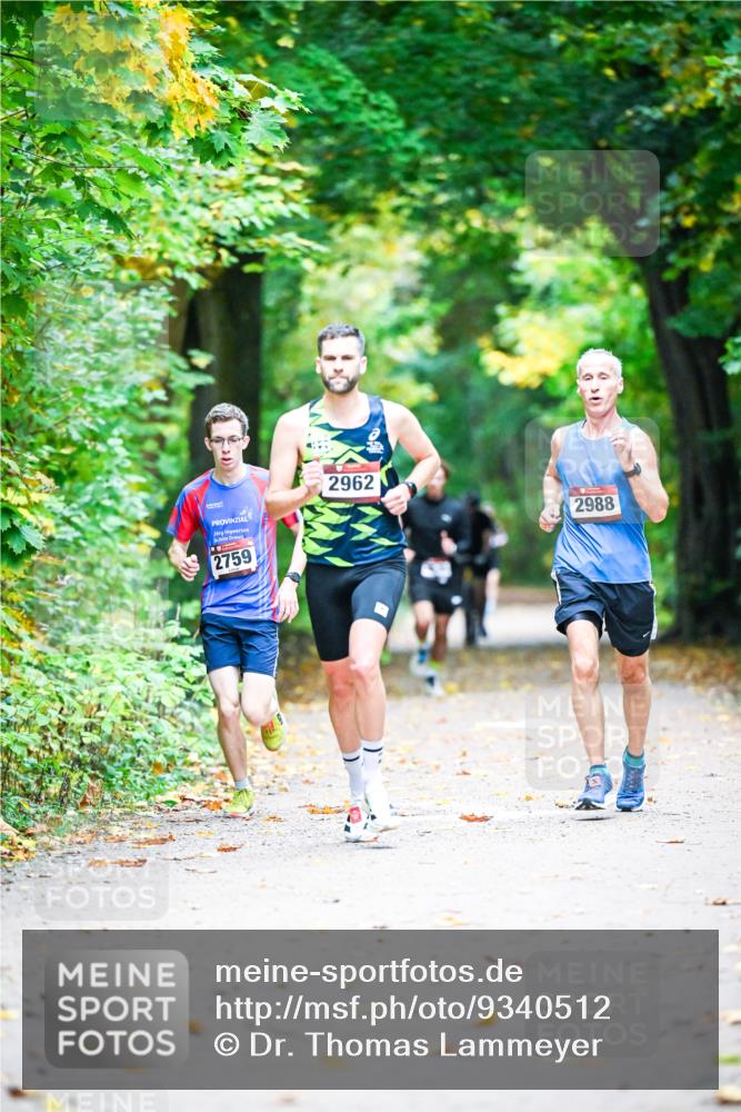 12.10.2025 - Bramfelder Halbmarathon 2025 Dr. Thomas Lammeyer http://msf.ph/oto/9340512 12.10.2025 09:47:52 Laufen 2759, 2962, 2988 meine-sportfotos.de