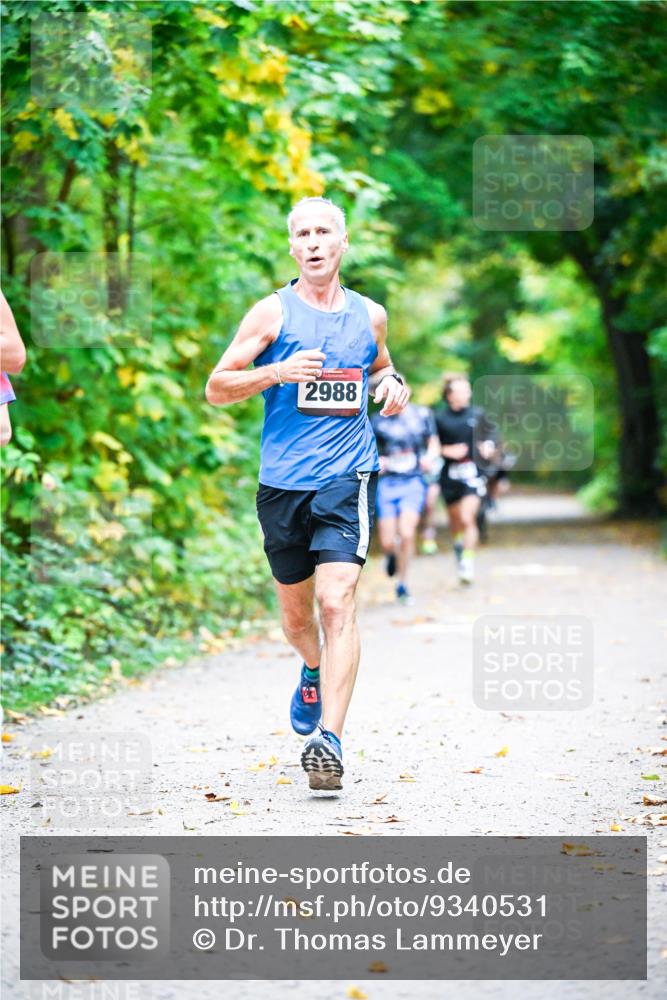 12.10.2025 - Bramfelder Halbmarathon 2025 Dr. Thomas Lammeyer http://msf.ph/oto/9340531 12.10.2025 09:47:55 Laufen 2988 meine-sportfotos.de