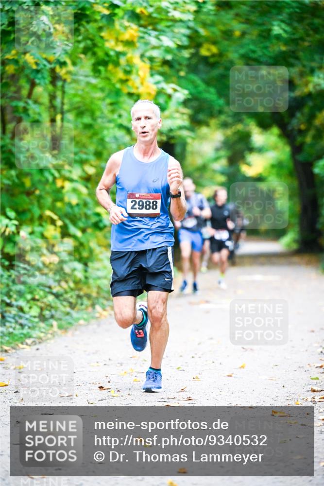 12.10.2025 - Bramfelder Halbmarathon 2025 Dr. Thomas Lammeyer http://msf.ph/oto/9340532 12.10.2025 09:47:55 Laufen 2988 meine-sportfotos.de