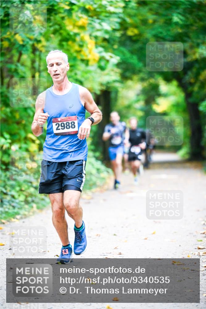 12.10.2025 - Bramfelder Halbmarathon 2025 Dr. Thomas Lammeyer http://msf.ph/oto/9340535 12.10.2025 09:47:56 Laufen 2988 meine-sportfotos.de