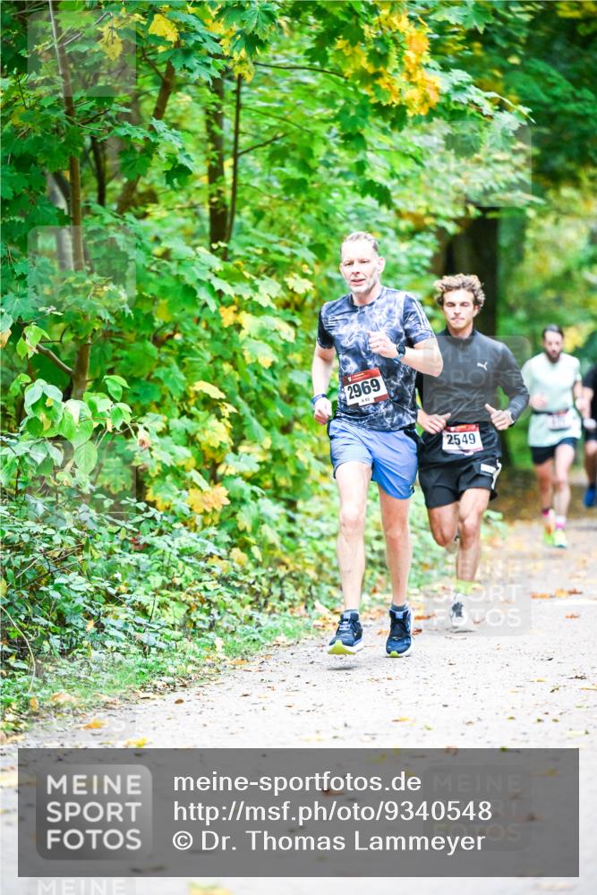 12.10.2025 - Bramfelder Halbmarathon 2025 Dr. Thomas Lammeyer http://msf.ph/oto/9340548 12.10.2025 09:47:58 Laufen 2969, 83, 2549 meine-sportfotos.de